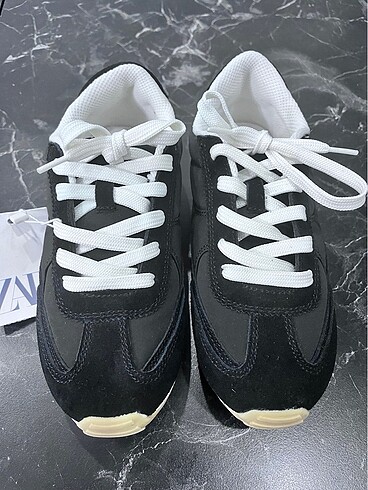 Zara kız çocuk spor ayakkabı 33beden sıfır etiketli