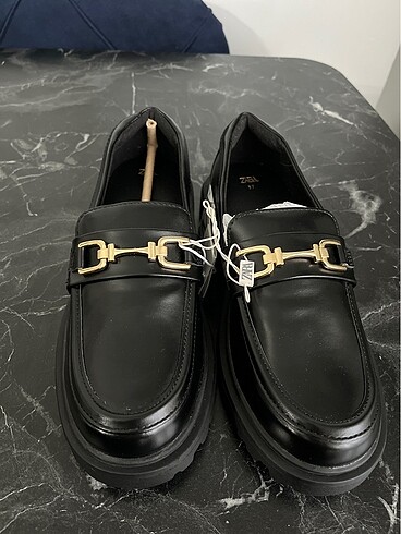 Zara loafer tırtıklı taban ayakkabı 37 numara etiketli