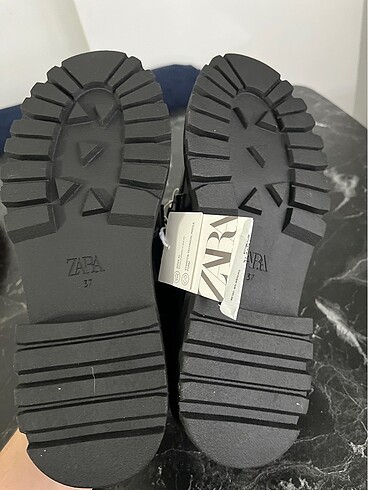37 Beden siyah Renk Zara loafer tırtıklı taban ayakkabı 37 numara etiketli