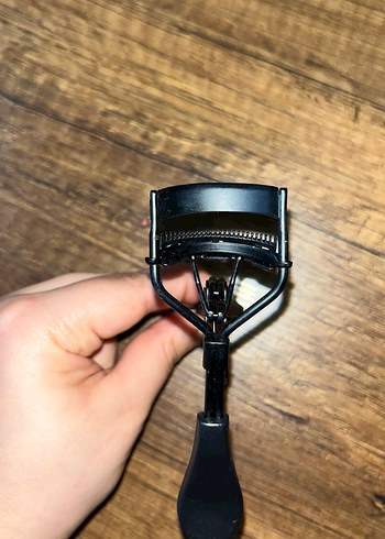 Siyah Kirpik Kıvırıcı - Görsel 3