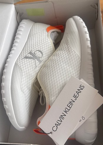 Calvin Klein 42