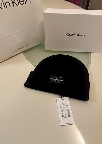 Calvin Klein  Kadın Bere - Görsel 4