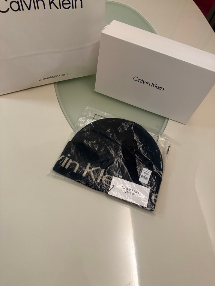 Calvin Klein  Kadın Bere - Görsel 5