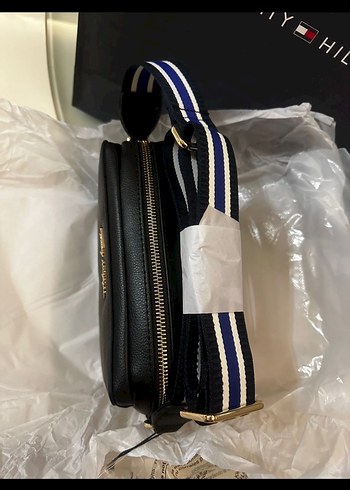 Tommy Hilfiger Siyah Deri Kadın Çapraz Çanta - Görsel 5