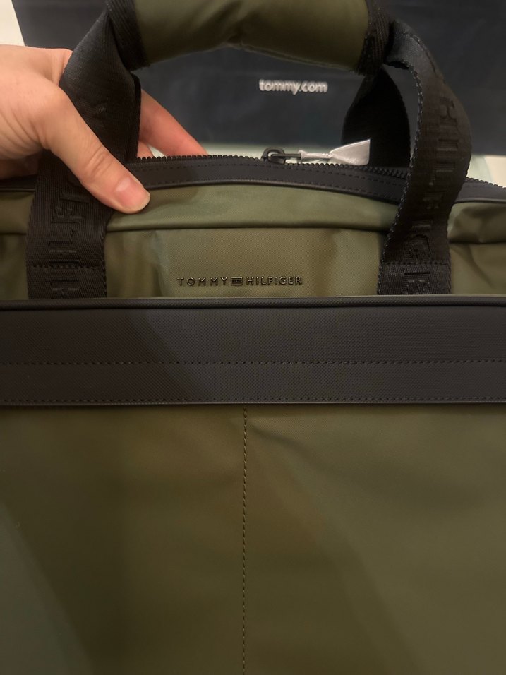 Tommy Hilfiger orijinal evrak leptop çantası - Görsel 2