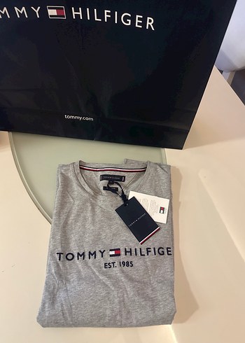 Tommy Hilfiger m