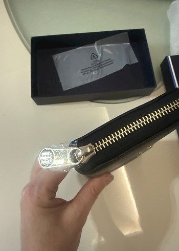 Tommy Hilfiger Siyah Deri Fermuarlı Kadın Cüzdanı - Görsel 3