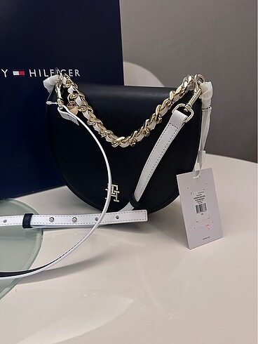 Beden Tommy Hilfiger orijinal askılı çanta