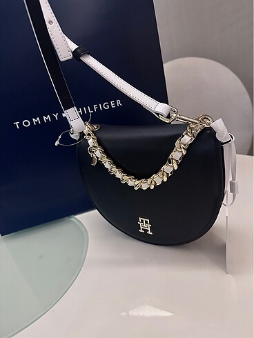 Beden lacivert Renk Tommy Hilfiger orijinal askılı çanta