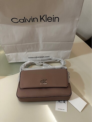 Calvin Klein orijinal askılı çanta