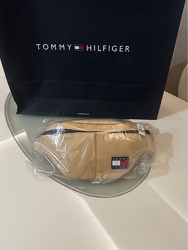 Tommy Hilfiger bel çantası