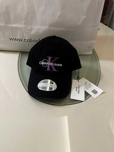 Calvin Klein orijinal şapka