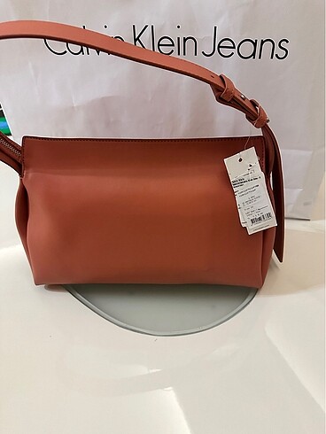  Beden turuncu Renk CAlvin Klein orijinal çanta