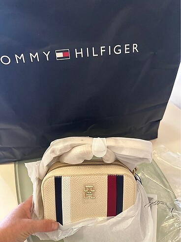 Tommy Hilfiger orijinal askılı çanta