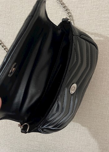 Bershka Zincir Detaylı Siyah Deri Kadın Çanta