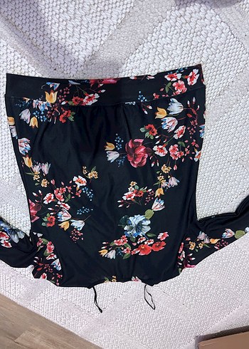 Çiçek Desenli Uzun Kollu V Yaka Bluz - Görsel 2