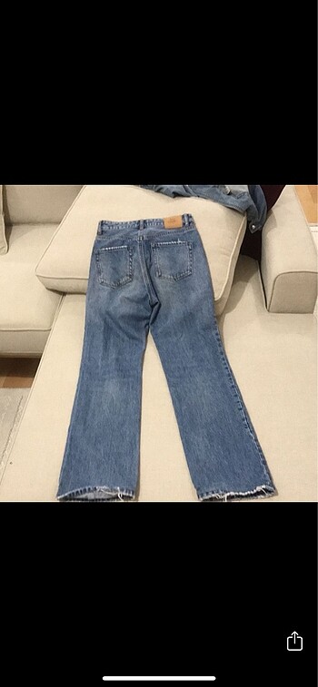 s Beden Stradivarius kot jean