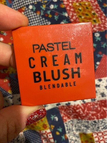 Pastel cream blush