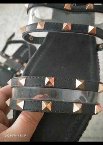 38 Beden Siyah Kemerli Dolgu Topuklu Kadın Sandalet