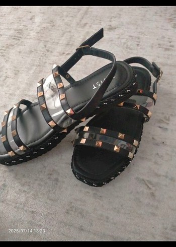 38 Beden siyah Renk Siyah Kemerli Dolgu Topuklu Kadın Sandalet