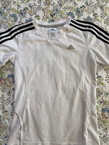 Adidas tişört