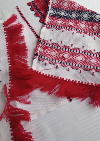 Kırmızı el işi masa örtüsü - Görsel 4