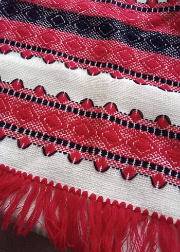 Kırmızı el işi masa örtüsü - Görsel 5