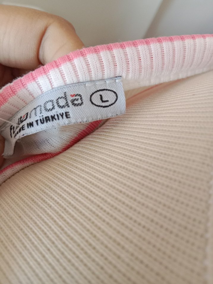 Pembe Çizgili V Yaka Kadın Atlet - Görsel 3