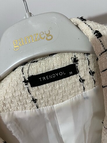 38 Beden ten rengi Renk Crop ceket