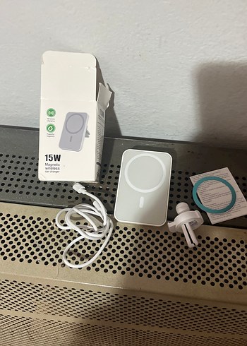 15W Manyetik Kablosuz Beyaz Power Bank - Görsel 2