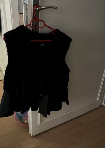 Siyah Süet Kürklü V Yaka Kadın Yelek - Görsel 3