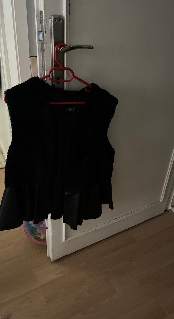 Siyah Süet Kürklü V Yaka Kadın Yelek - Görsel 2