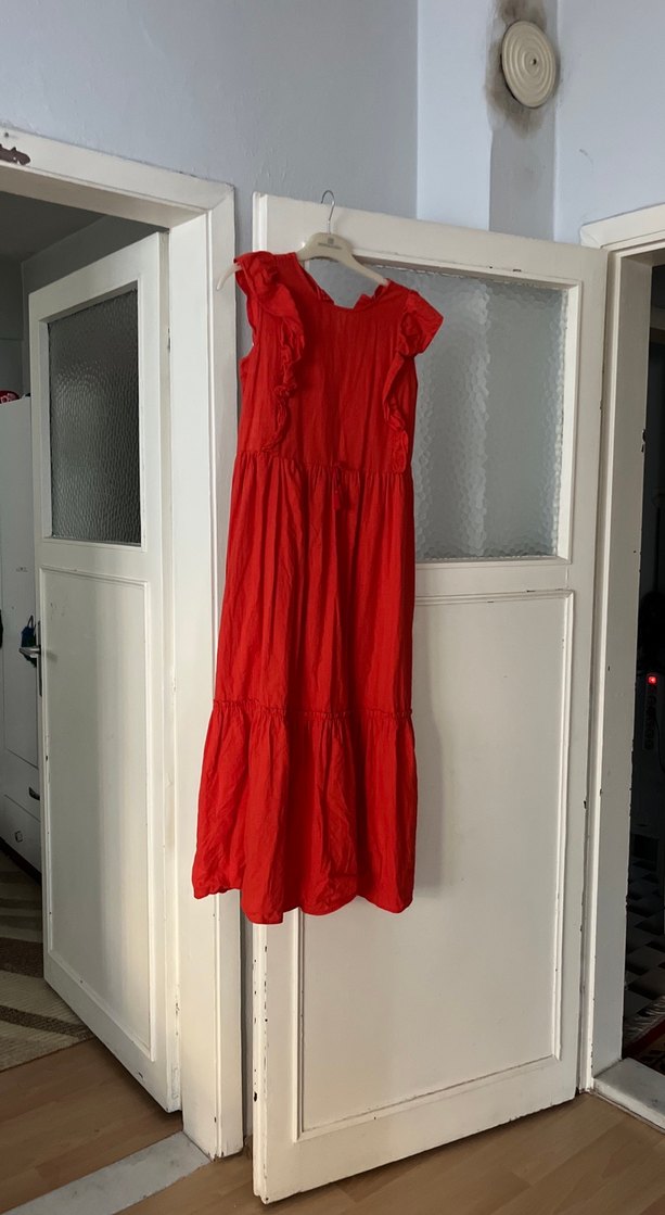 Kırmızı Uzun Keten Fırfırlı Elbise - Görsel 3