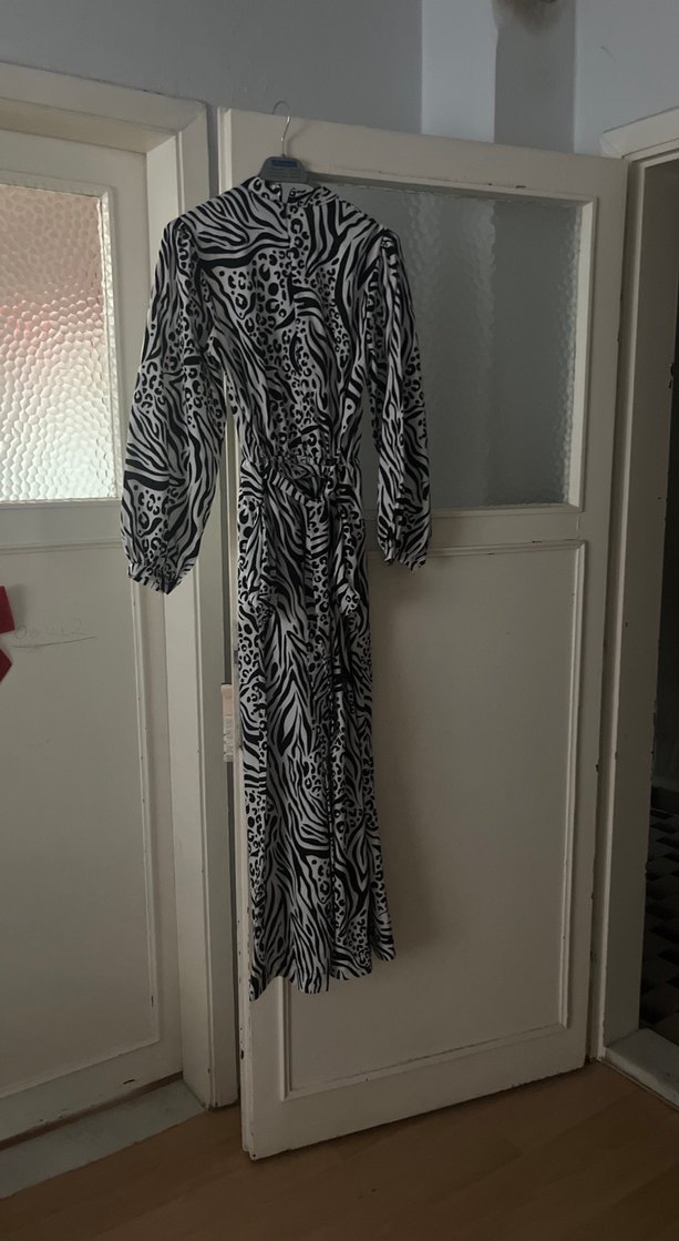 Zebra Desenli Uzun Gri tulum - Görsel 5