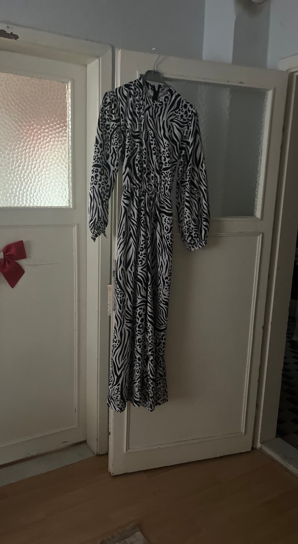 Zebra Desenli Uzun Gri tulum - Görsel 3