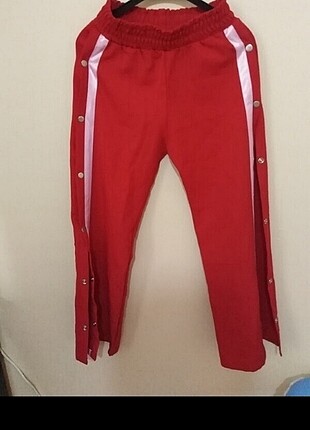 Yanları düğmeli pantolon 