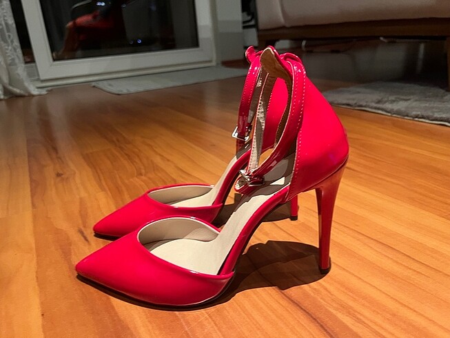Kırmızı Stiletto