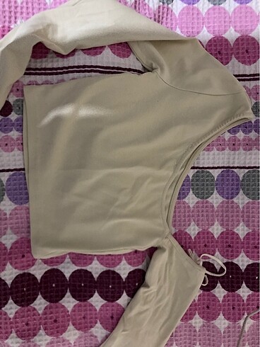 Stradivarius Omuz Dekolteli Crop