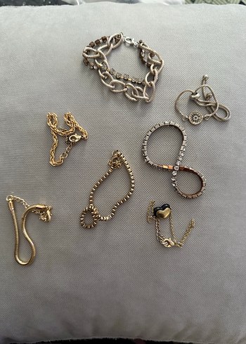 Zincir Detaylı Altın Renkli Kadın El Zinciri - Görsel 2