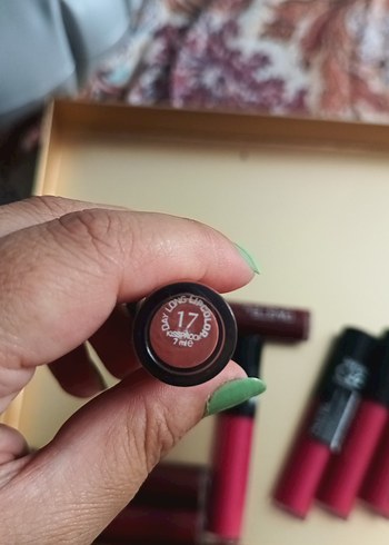 Beden kırmızı Renk Pastel Day Long Uzun Süre Kalıcı Ruj