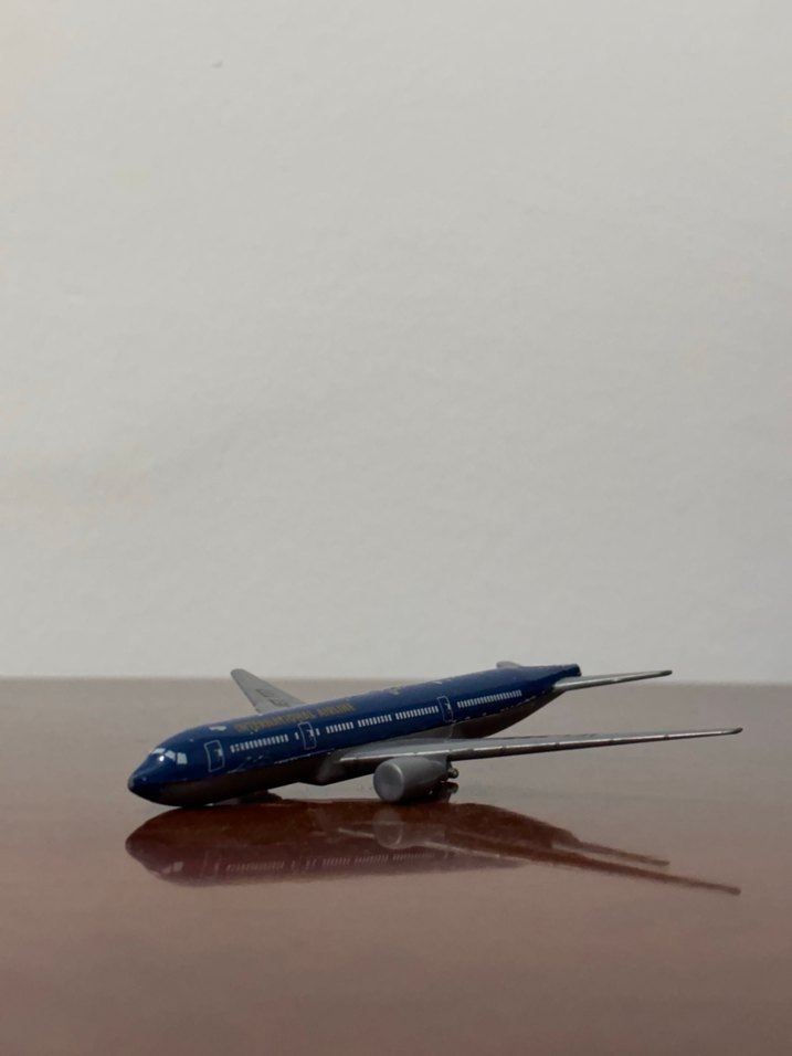 Mavi Oyuncak Uçak - Görsel 2