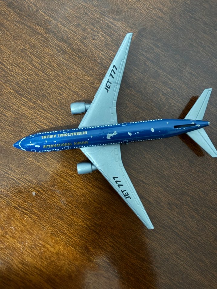 Mavi Oyuncak Uçak - Görsel 3