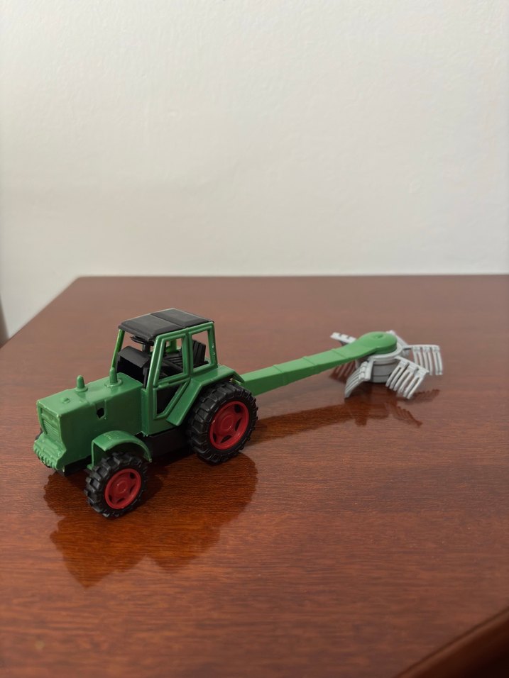 Yeşil Oyuncak Traktör - Görsel 5