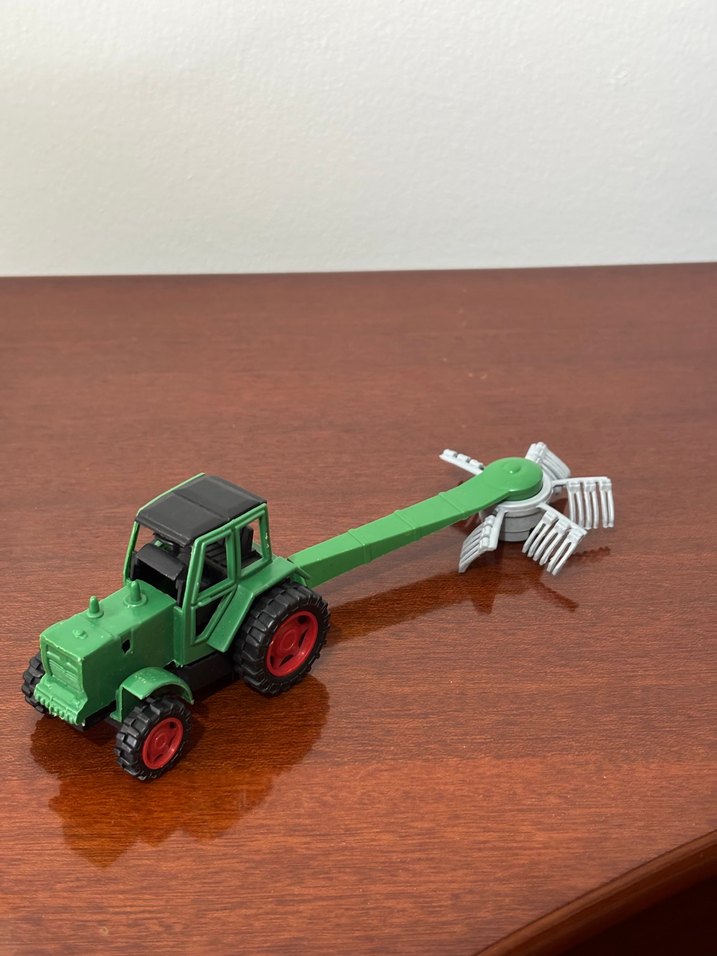 Yeşil Oyuncak Traktör - Görsel 4