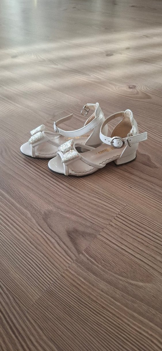 Kız Çocuk Beyaz Rugan Fiyonk Detaylı Babet - Görsel 2