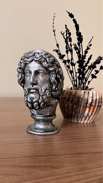  Beden Zeus büstü