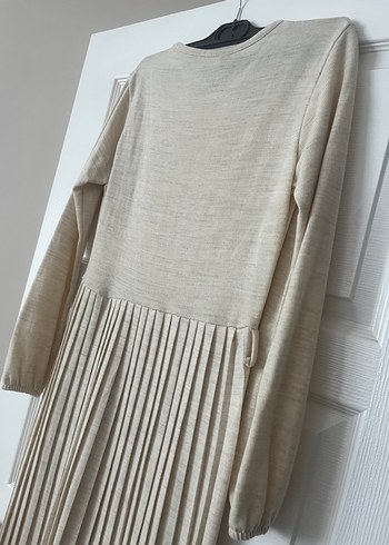 Bej Uzun Kollu Piliseli triko Elbise - Görsel 4