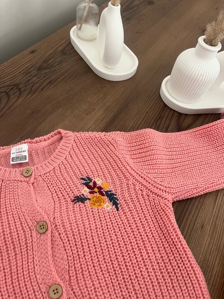 Pembe Nakışlı Örgü Kız Hırka - Görsel 4