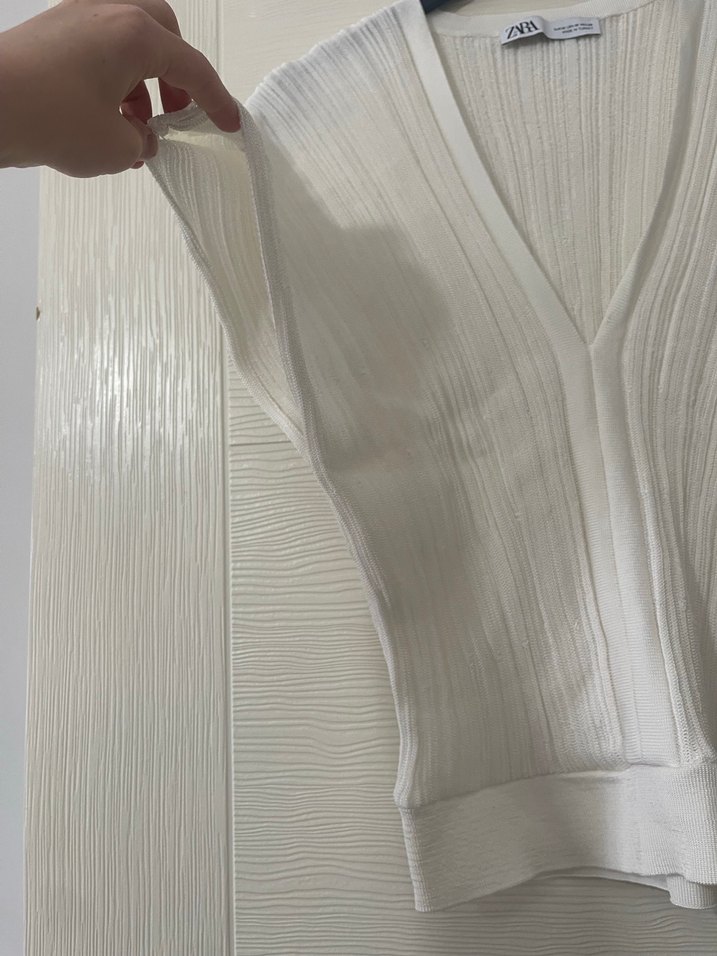 Beyaz Pilili V Yakalı Kadın Bluz - Görsel 2