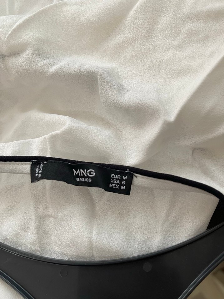 Beyaz Kısa Kollu V Yaka Gömlek - Görsel 3